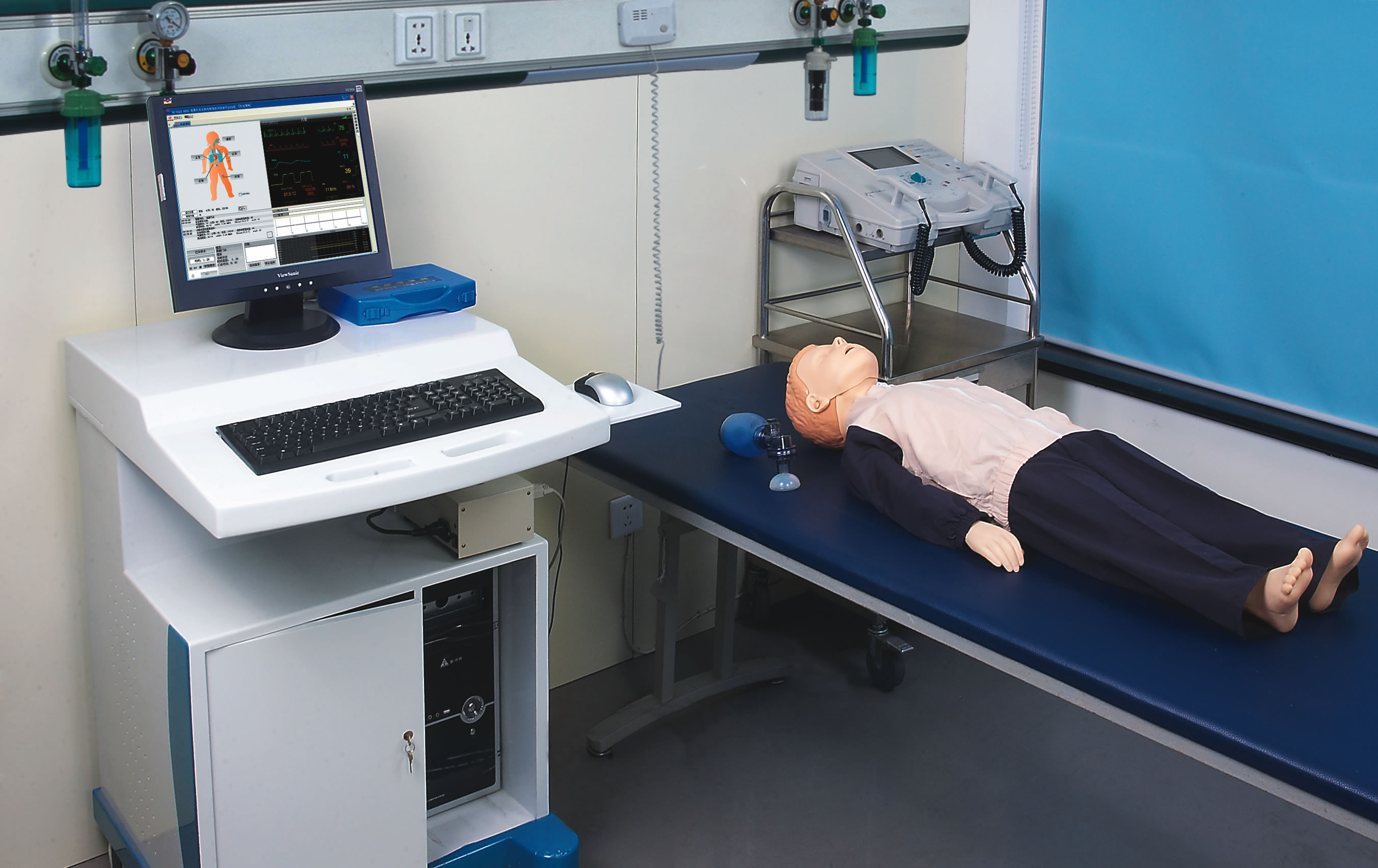 ACLS หุ่นยนต์ปฐมพยาบาลเด็กอัจฉริยะสำหรับการฝึกอบรมในโรงพยาบาล